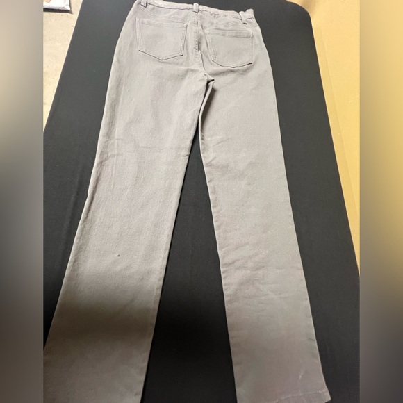 GLORIA VANDERBILT GRAY SIZE 4 AVERAGE STRAIGHT LEG JEAN. “AMANDA” 5 POCKETS - Picture 4 of 14